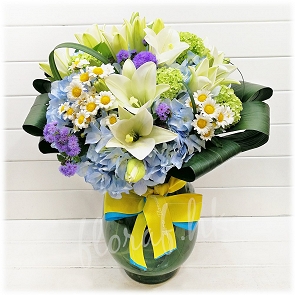 A45  Vase Flower - Longilforum Lilies and Hydrangea  A45  Vase Flower - Longilforum Lilies and Hydrangea